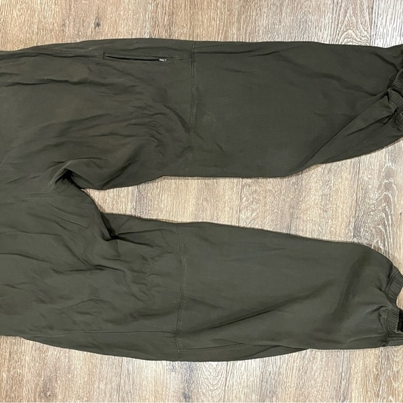 Lululemon cargo pants - Picture 5 of 6
